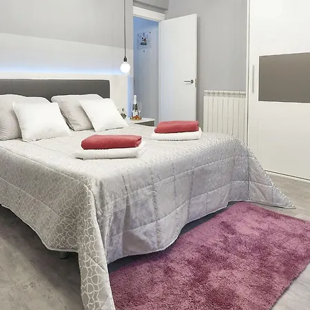 Comfortable In 55 M² + Balcony Leon