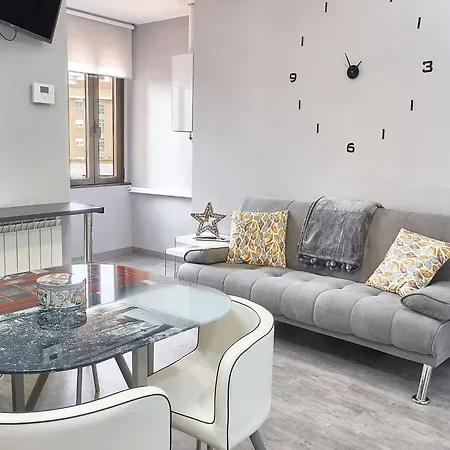 Comfortable In 55 M² + Balcony * Leon