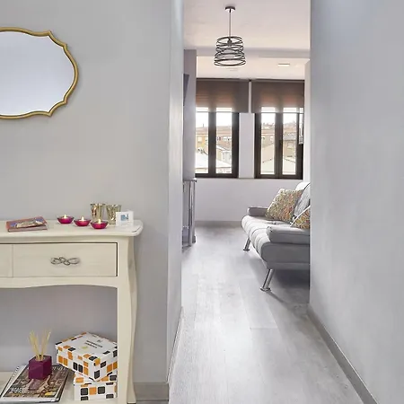 Comfortable In 55 M² + Balcony Apartment *