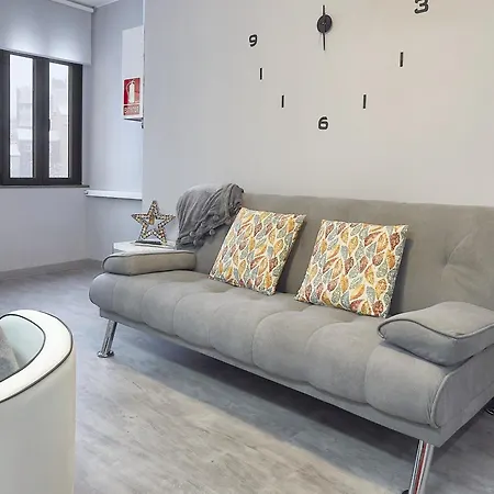 아파트 Comfortable In - 55 M² + Balcony 레온