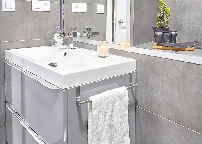 Comfortable In - 55 M² + Balcony Leon